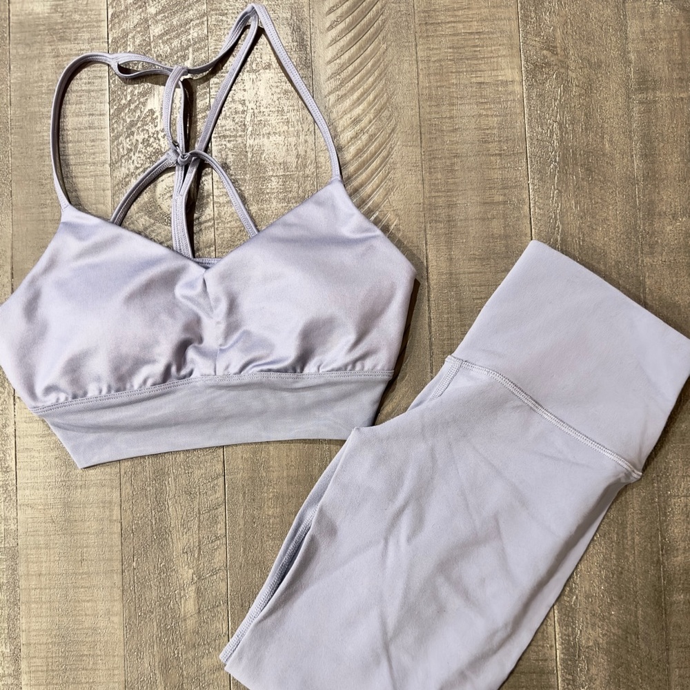 Alo Yoga Sports Bra and Airbrush Leggings
